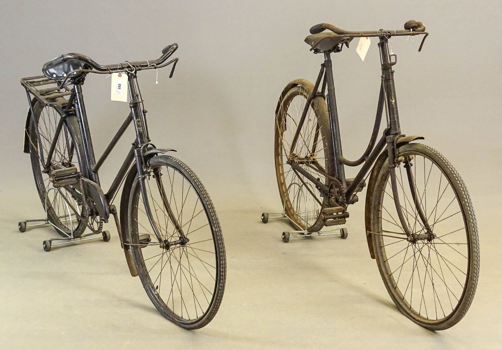 Bicycle Lot: Lot (2) vintage English bicycles including: rod brake example and loop frame single speed (possibly and Ariel). Fair condition. Private collection England.