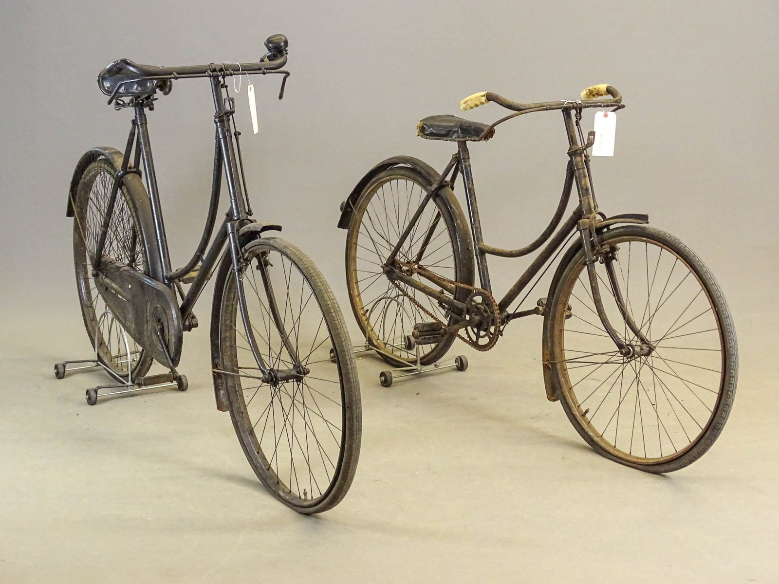 Bicycle Lot: Lot (2) vintage bicycles including: English loop frame, 28" wheels, rod brake, single speed and Hercules loop frame, single speed, 26" wheels. Private collection England.