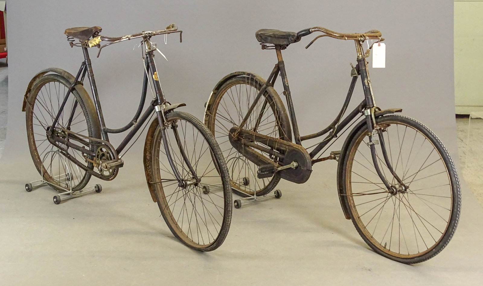 Bicycle Lot: Lot (2) vintage English bicycles including: Herculues loop frame, 28" wheel, original paint and transfers, Elswick loop frame, original paint and transfers. Fair condition. Private collection England.