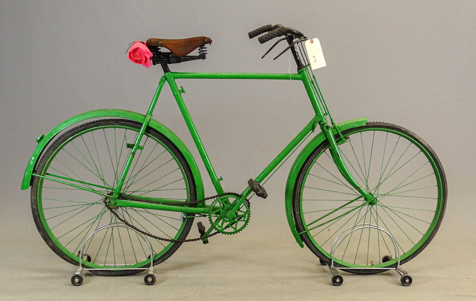 Vintage Raleigh Bicycle: Vintage Raleigh bicycle. Gentleman's roadster. 27" frame. Fair condition. Repainted. Private collection England.