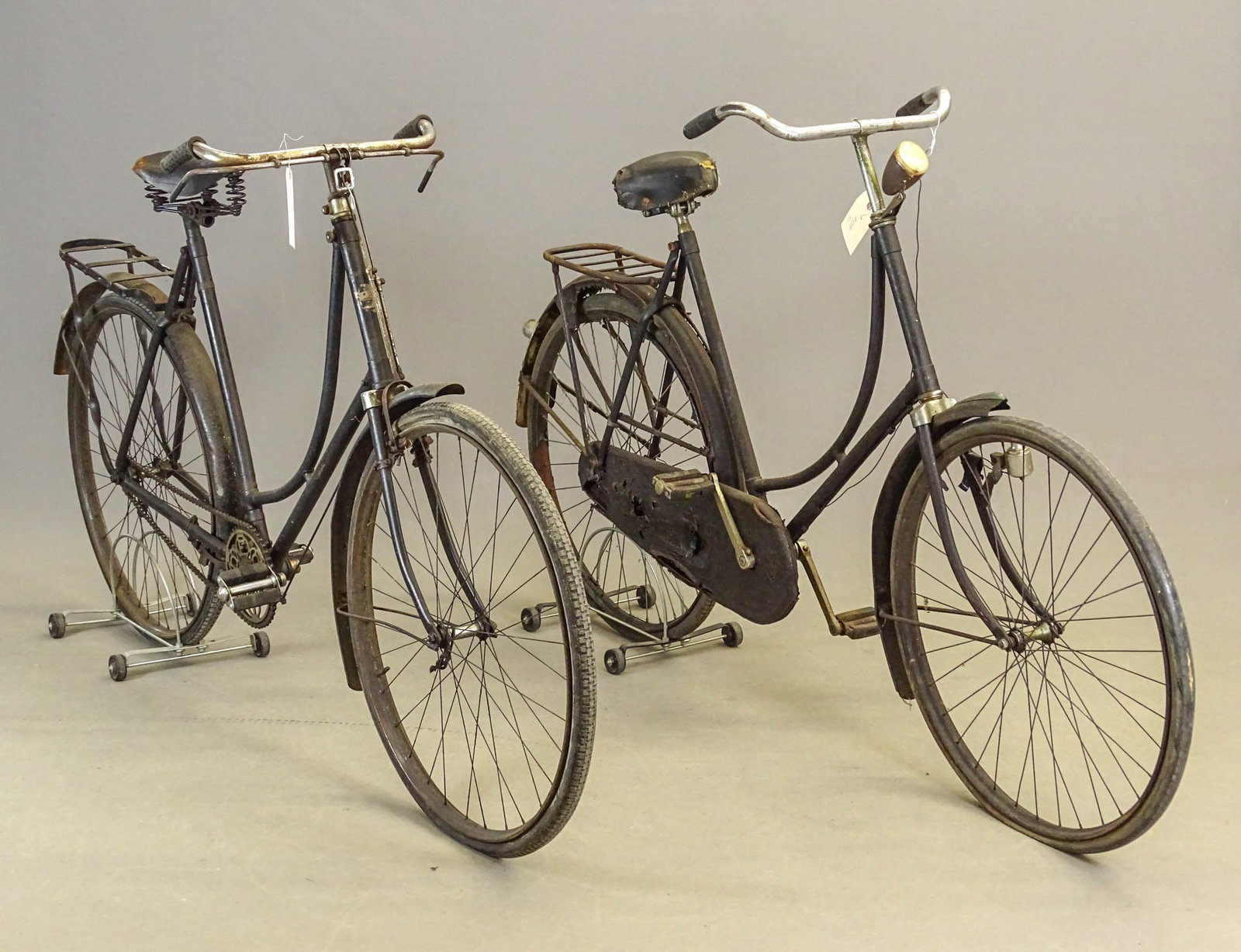 Bicycle Lot: Lot (2) Vintage English bicycles including: Gazelle Dutch bicycle, single speed and loop frame with original paint and transfers (28" wheels). Fair condition. Private collection England.