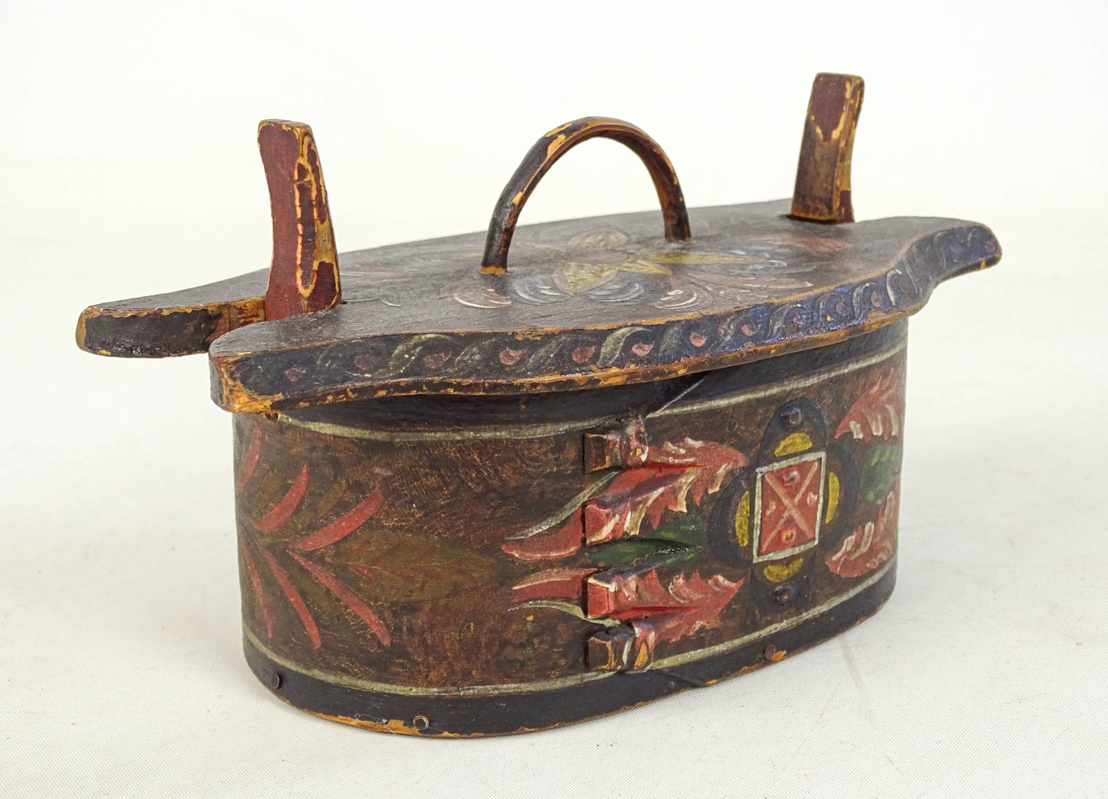 Swedish Box: Swedish paint decorated lidded box. 8" x 4" x 4".