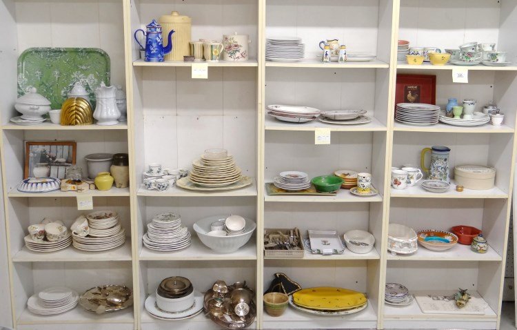 Misc. Lot: Large misc. lot including French porcelains (Quimper, Limoges), Villeroy and Boch plates, silverplate, Copeland Spode dinnerware, etc.