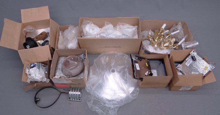 Lighting Lot: Lot misc. sconces, most new in box.