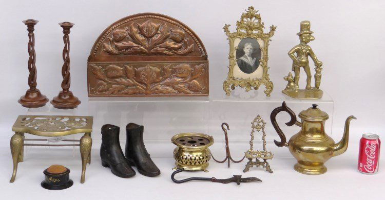 Misc. Lot: Misc. lot including brass frame, teapot, cast iron boots, brass footman, copper wall box etc.