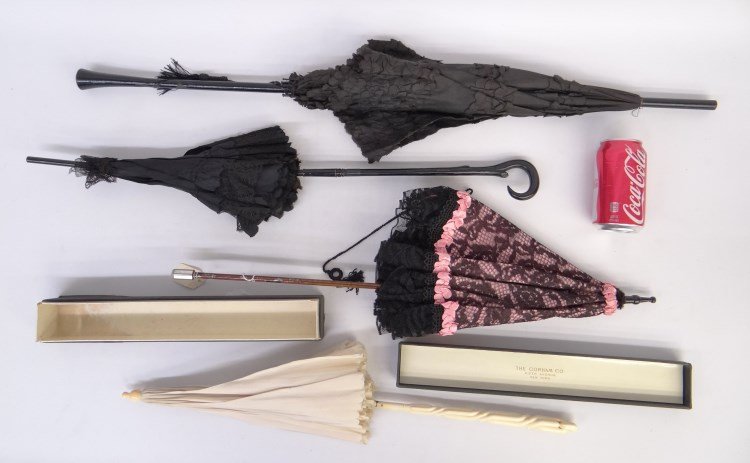 Umbrella Lot: Lot four misc. vintage umbrellas.