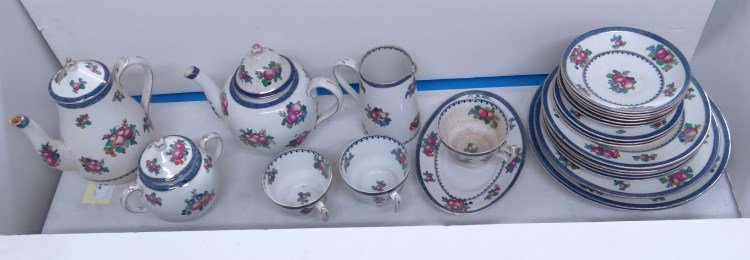 Booth's Dinner Service: Booths "Silicon" dinner service including teapot, coffee pot, sugar and creamer, small platter, 9" soup, (5) 8" dishes, (3) 6 1/4" dishes.
