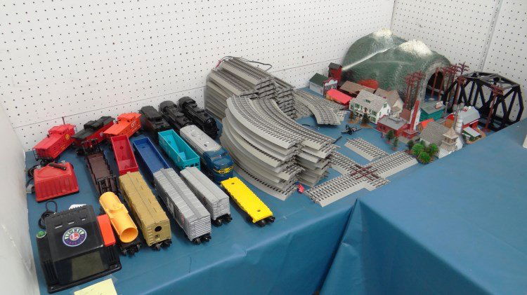 Lionel Train Set: Train set including: Lionel #1645 and 8042 Locos, #8351 Santa Fe engine, Pennsylvania coal tender, (3) cabooses #477899, #9061, #9063, (3) box cars #9043, #24270, #16681, (3) open cars #9013, #9136, #