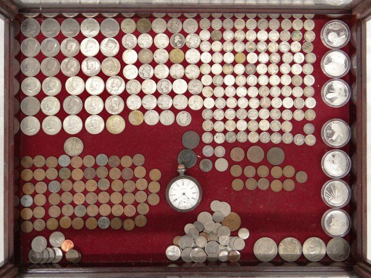 Coin Lot: Coin lot including (7) 1989 Republic of the Marshall Islands $50.00 Coins (.999 silver .9988 ounce. Silver dollars including C. 1900, 1890, (2) 1972. 50 Cent coins including 1944 and (30) post 1964. Q