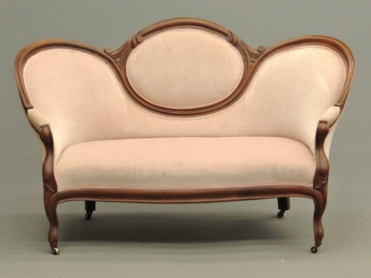 Victorian Settee: Victorian medallion back upholstered settee. 57" x 32" x 26" Ht.
