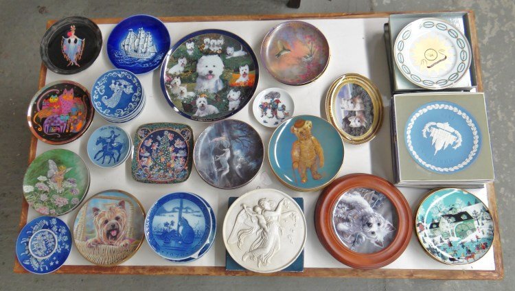 Plate Lot Including Royal Copenhagen: Large lot of collectors plates including Royal Copenhagen, Leo Jansen, Franklin Mint, Wedgwood and more. 46 pieces. Provenance: Redwood New York Estate.