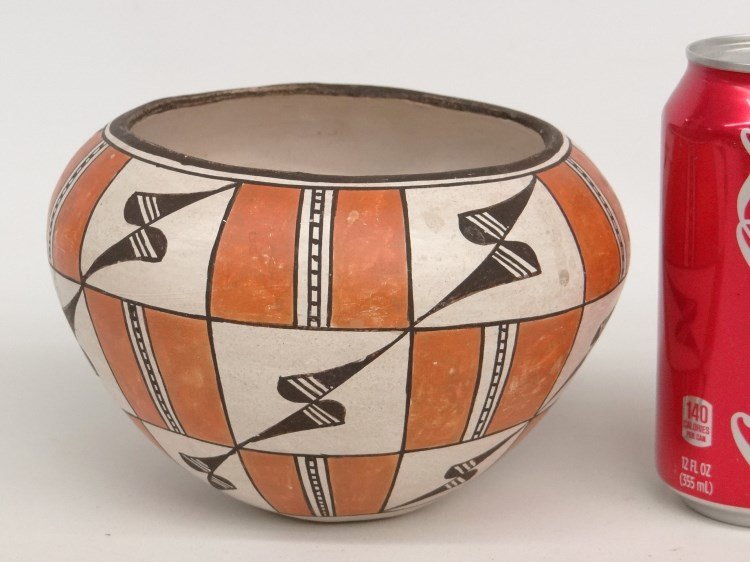 Marie Z. Chino Acoma N.M. Vase: Pottery vase signed "Marie Z. Chino Acoma N.M.". 6" D., 4" Ht.