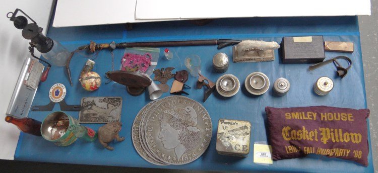 Misc. Lot: Misc. table lot including vintage ashtrays, taxidermied frog, grinder, print block, Hemometer medical tool, Boncilla face cream display, beaded purse etc.
