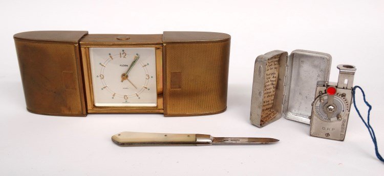 Misc. Lot: Misc. lot including mother of pearl English pocket knife along with Florn desk clock and "Autoknips III".
