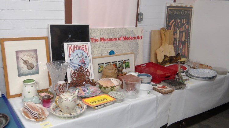 Misc. Lot: Misc. table lot including coffee grinder, trays, pottery, glassware, posters, framed seed packets, Stangl, Boehm bird state and more.