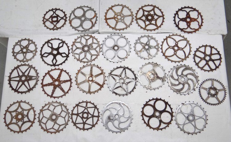 Collection of Chain Rings: Collection of (25) chain rings. C. 1900 - 1940's. Fair to good condition.