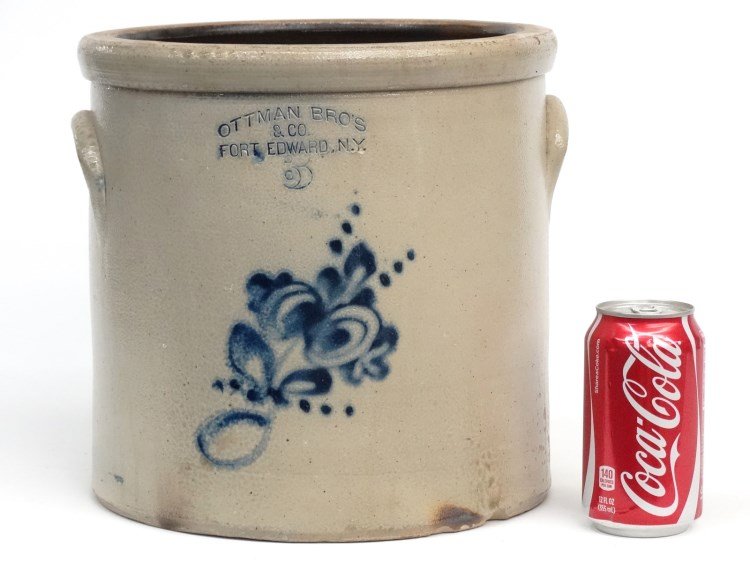 19th c. Ottman Bros. & Co. Crock: 19th c. Ottman Bro's & Co., Fort Edward N.Y. 3 Gallon crock. 11" D., 10 3/4" Ht.