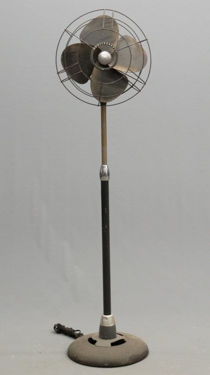 Vintage Floor Fan: Vintage Westinghouse floor fan. 65" Ht.