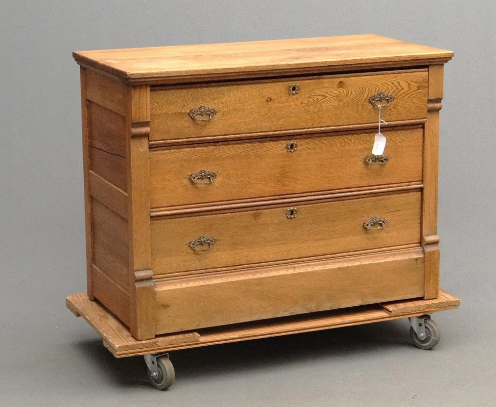 Victorian Oak Chest Of Drawers (1 of 5)