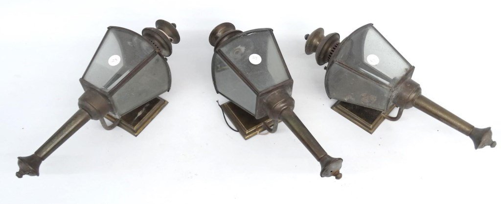 Wall Mounted Carriage Type Lamps (1 of 4)