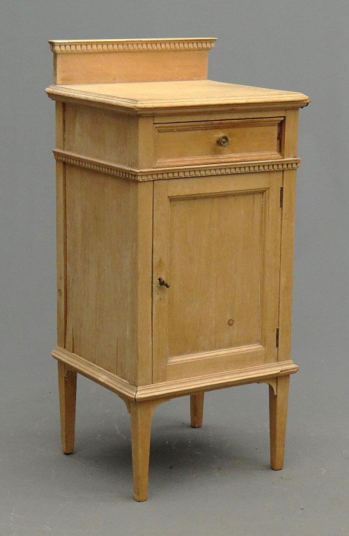 Half Commode (1 of 7)