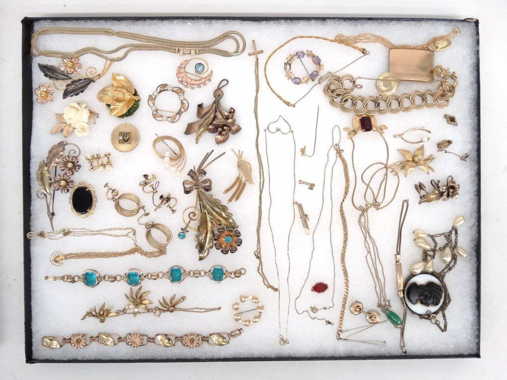 Jewelry Lot Including Gold (1 of 10)