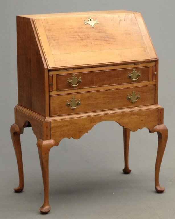 Queen Anne Style Desk (1 of 9)