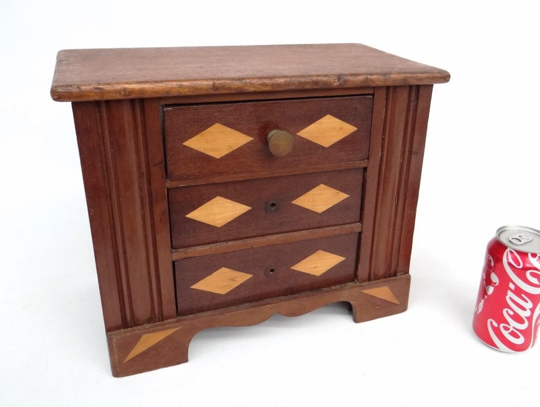 Folk Art Doll's Dresser (1 of 7)