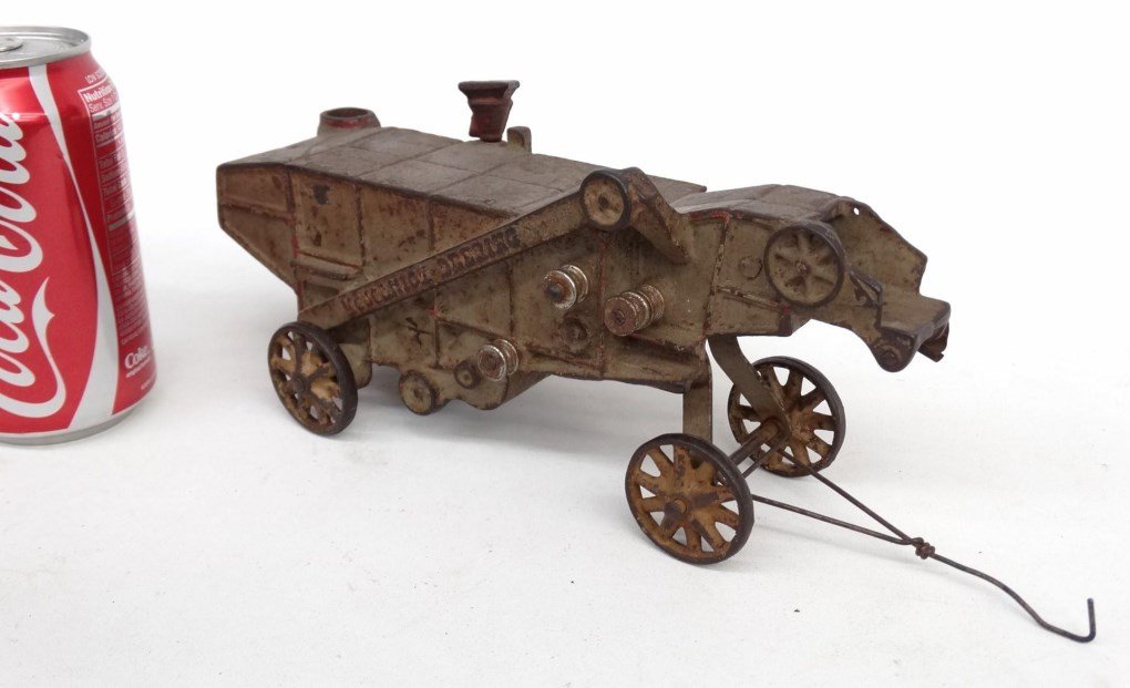 Arcade McCormick Deering Farm Toy (1 of 6)