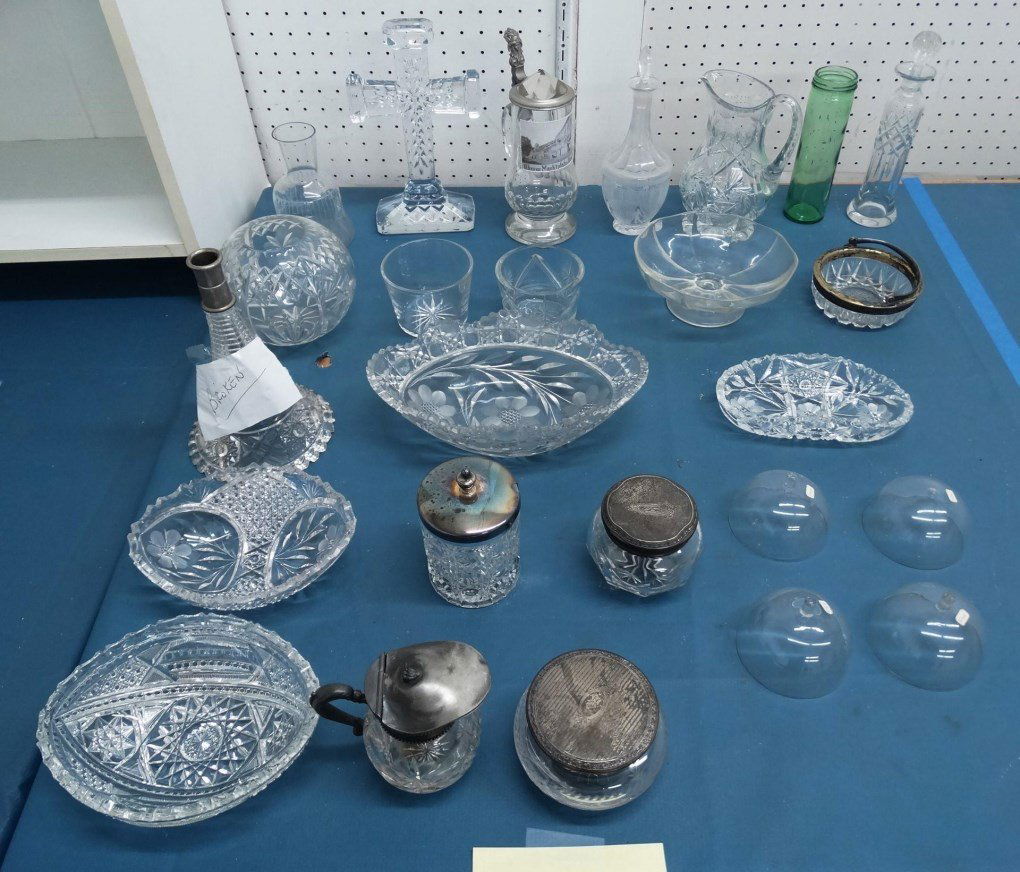 Glassware Lot (1 of 10)