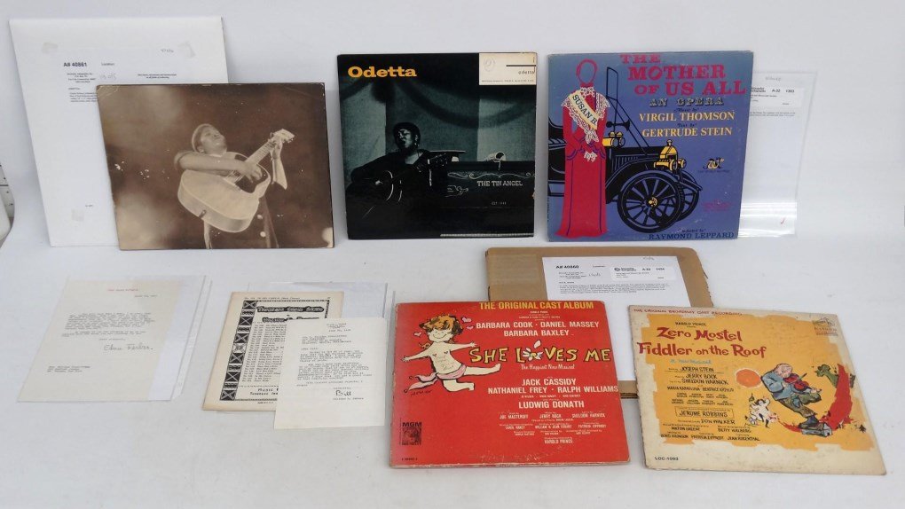 Autograph Lot (1 of 10)