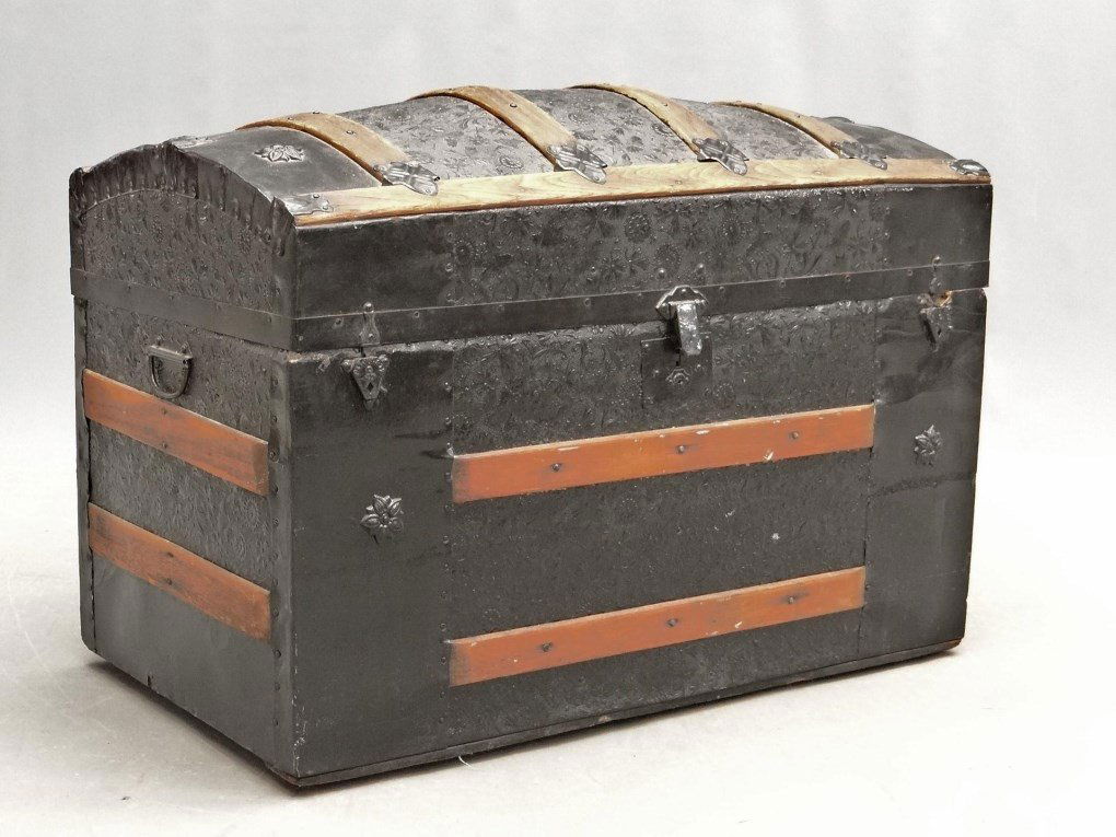 Steamer Trunk (1 of 3)