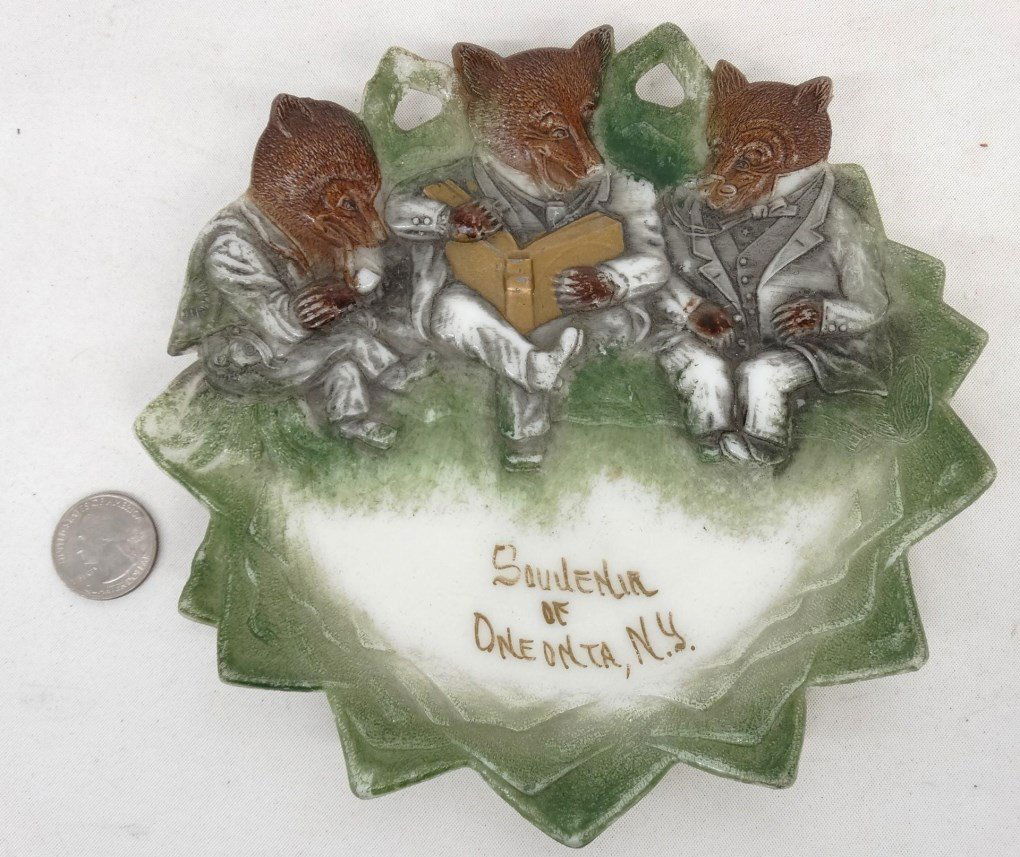 Souvenir Milk Glass Plate (1 of 4)