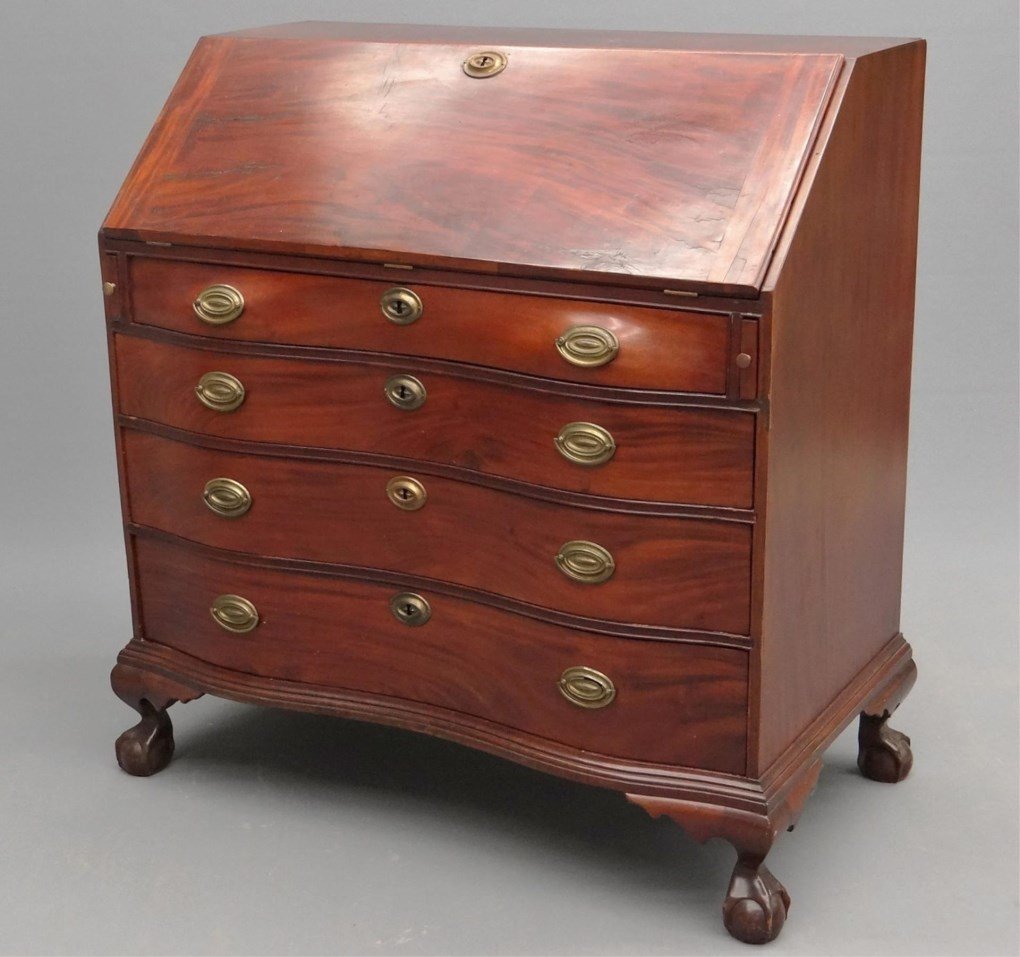 18th c. Chippendale Oxbow Slant Lid Desk (1 of 10)