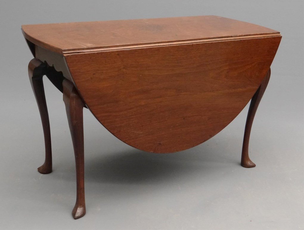 18th c. Dropleaf Table (1 of 5)