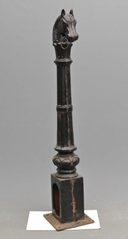 Cast Iron Horse Head Hitching Post (1 of 4)