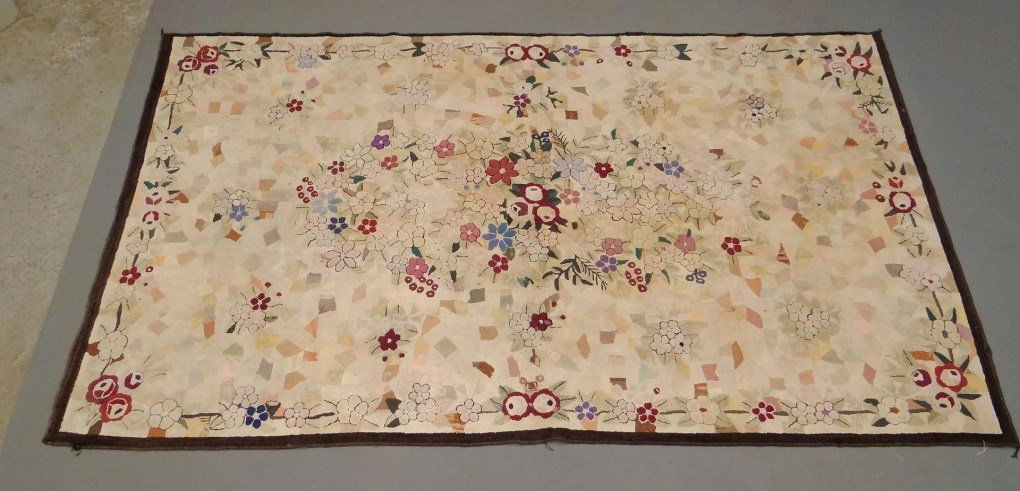 Roomsize Hooked Rug (1 of 4)