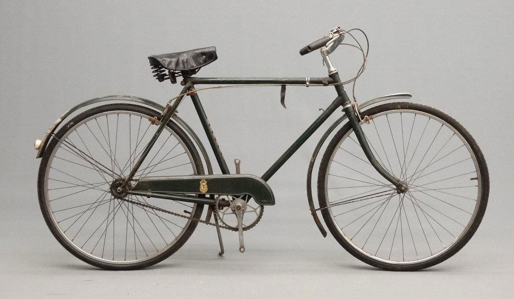 C. 1950's Herms Light Weight Bicycle (1 of 10)