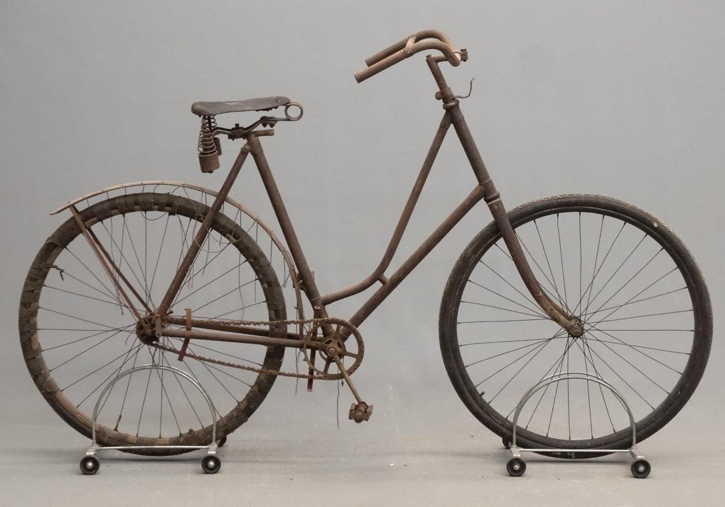 C. 1898 Female Pneumatic Safety Bicycle (1 of 10)