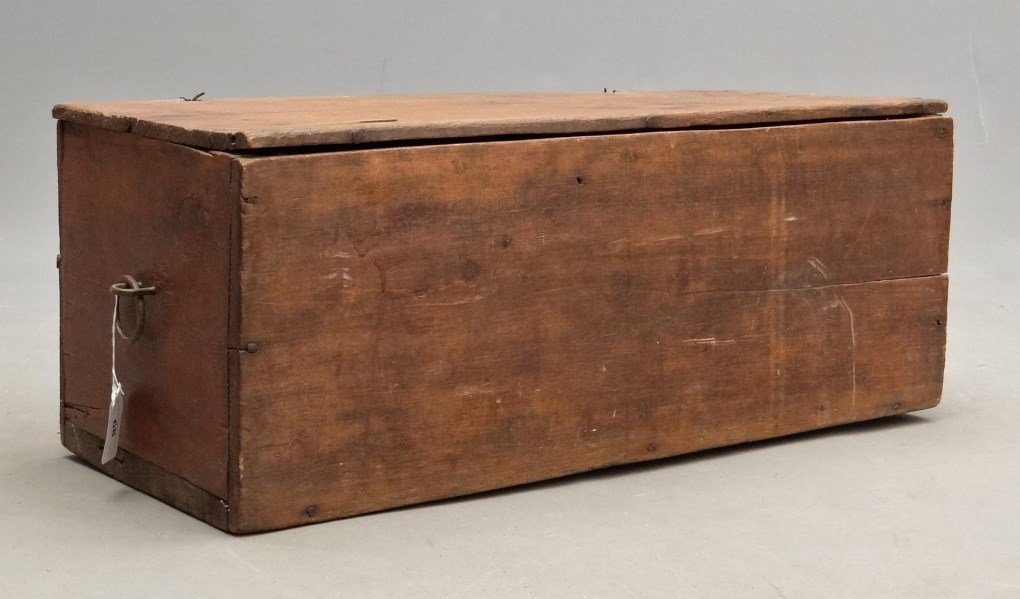 18th c. Trunk (1 of 4)