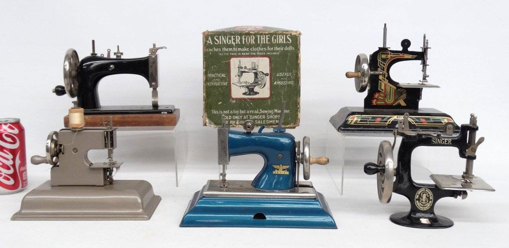 Child's Sewing Machines (1 of 10)