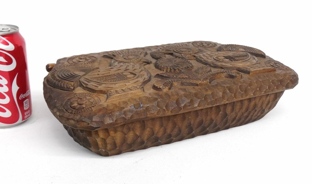 Folk Art Carved Box (1 of 4)