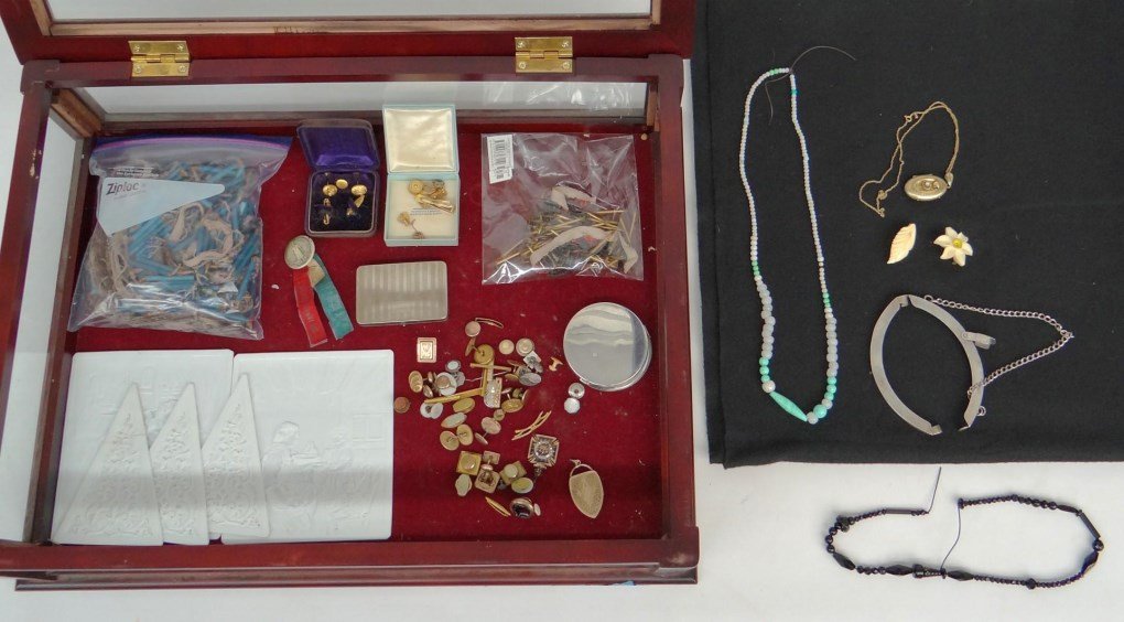 Misc. Lot Including Jewelry (1 of 10)