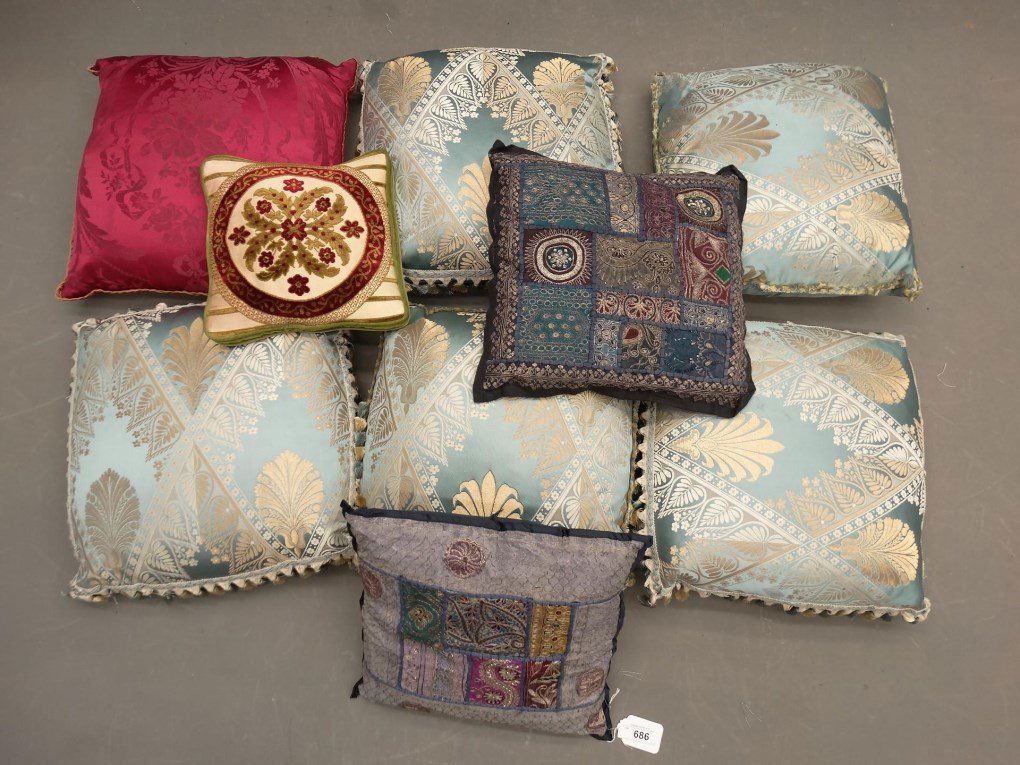 Pillow Lot (1 of 6)