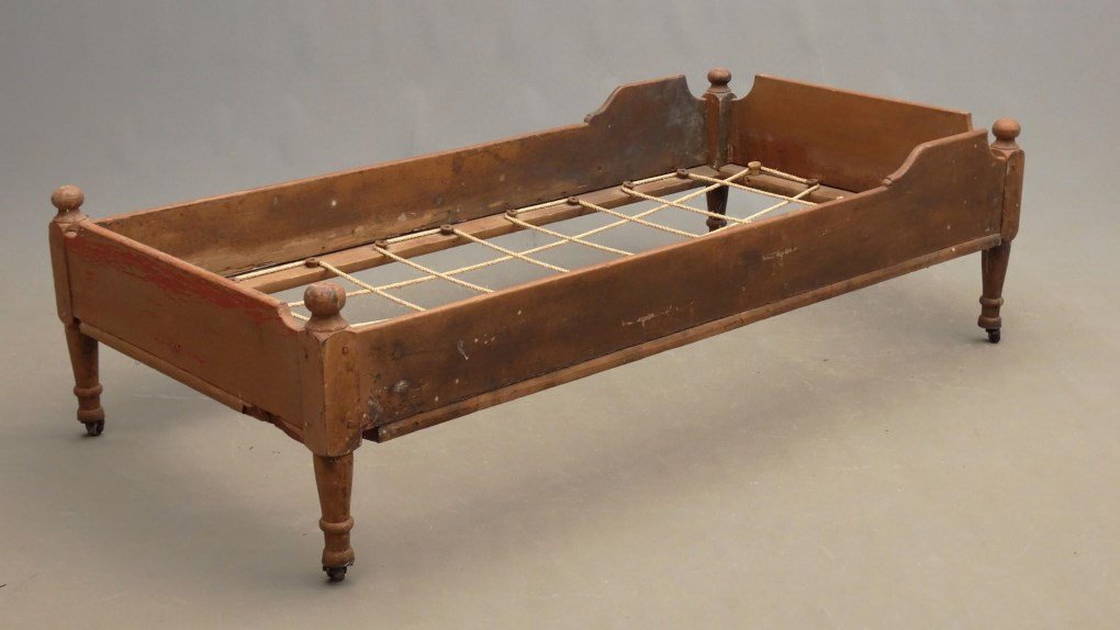 19th c. Hired Man's Bed (1 of 5)