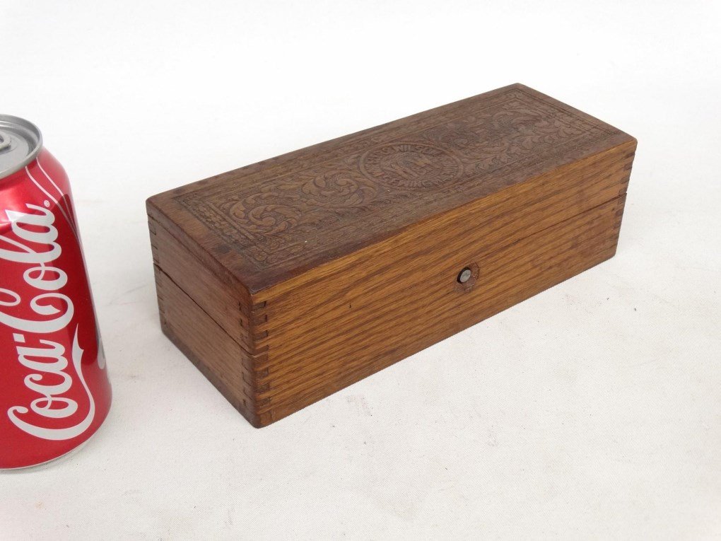 Singer Sewing Machine Box (1 of 3)