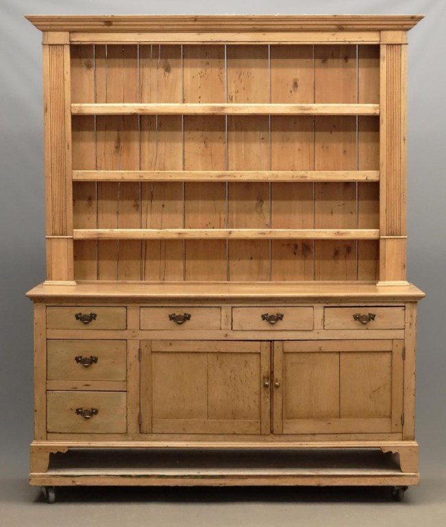 Pine Cupboard (1 of 9)