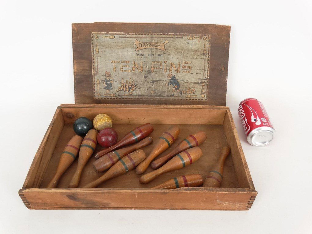 Boxed Ten Pins Game (1 of 5)