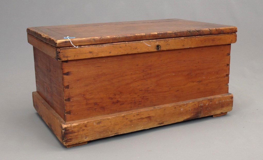 19th c. Trunk (1 of 4)