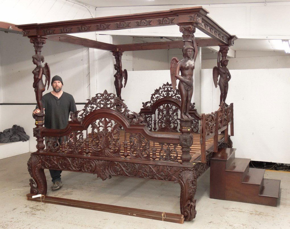 Palace Size Mahogany Bed (1 of 10)